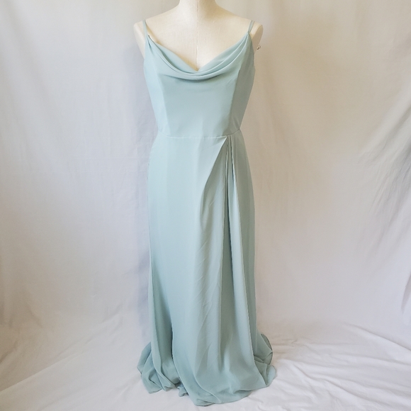 Jim Hjelm Occasions Dresses & Skirts - Jim Hjelm Occasions Chiffon Gown